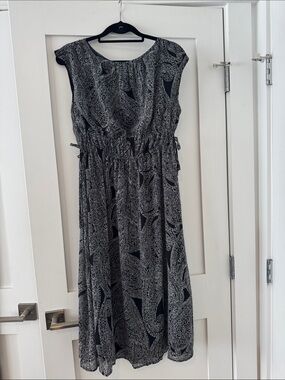 Banana Republic Black and White Paisley Maxi Dress